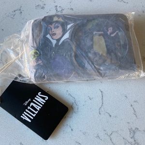 Loungefly Disney Villains scene Around Wallet Snow White Evil Queen new with tag